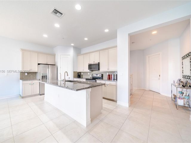 Home for rent at 11674 SW 13th Ln 1674 - photo 7513789