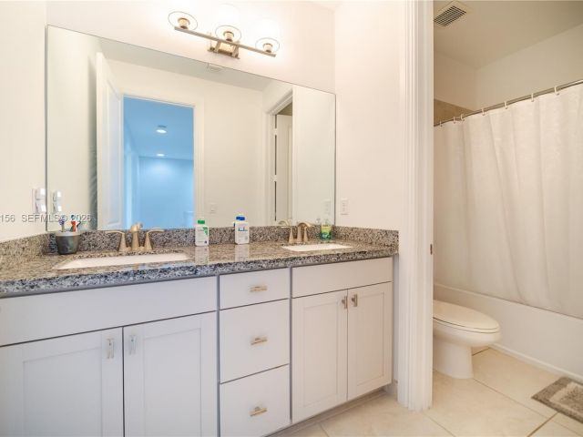 Home for rent at 11674 SW 13th Ln 1674 - photo 7513802