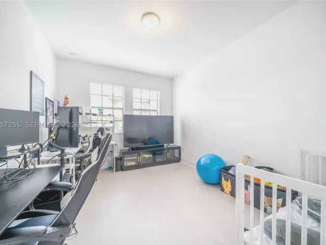 3-bedroom home for rent in Pembroke Pines - 11674 SW 13th Ln 1674 - MondialRealty