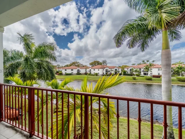 3-bedroom home for rent in Pembroke Pines - 11674 SW 13th Ln 1674 - MondialRealty