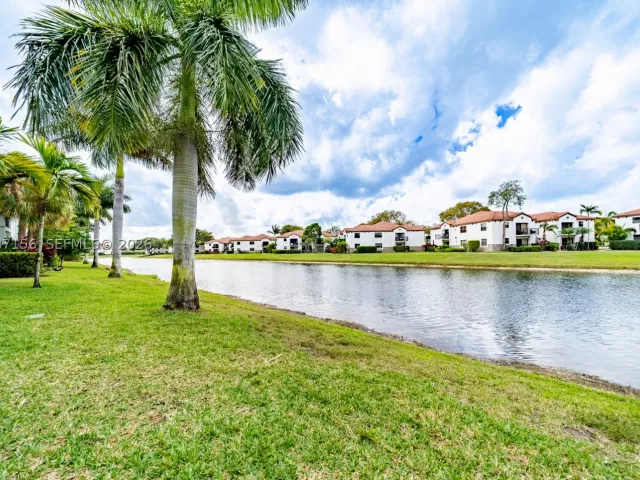3-bedroom home for rent in Pembroke Pines - 11674 SW 13th Ln 1674 - MondialRealty