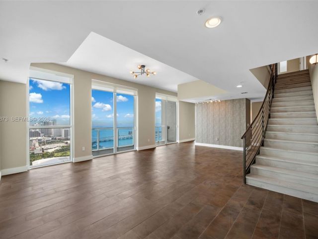 Apartment for rent  Unit #UPH-4904 - photo 7513416