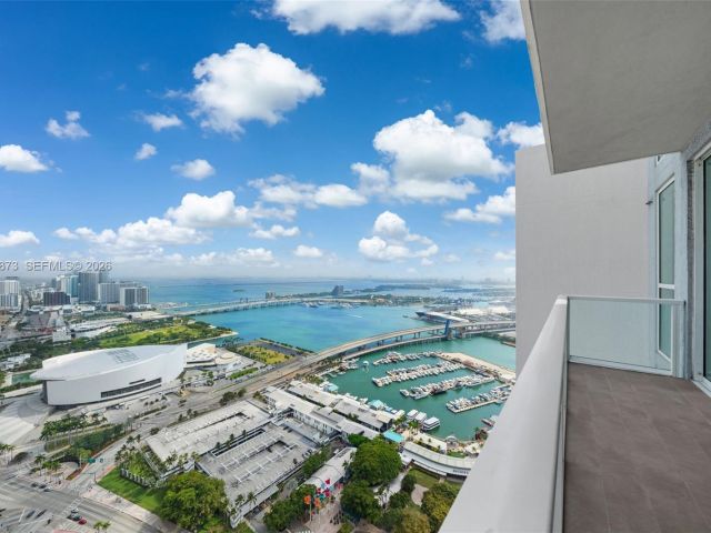 Apartment for rent  Unit #UPH-4904 - photo 7513417