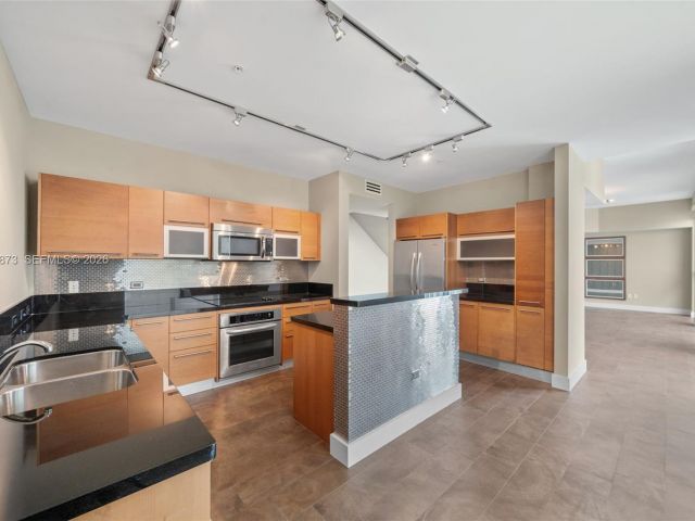 Apartment for rent  Unit #UPH-4904 - photo 7513421