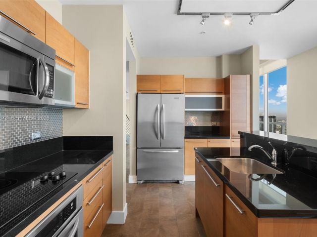 Apartment for rent  Unit #UPH-4904 - photo 7513422