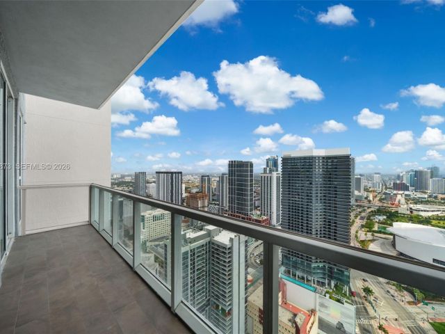 Apartment for rent  Unit #UPH-4904 - photo 7513423