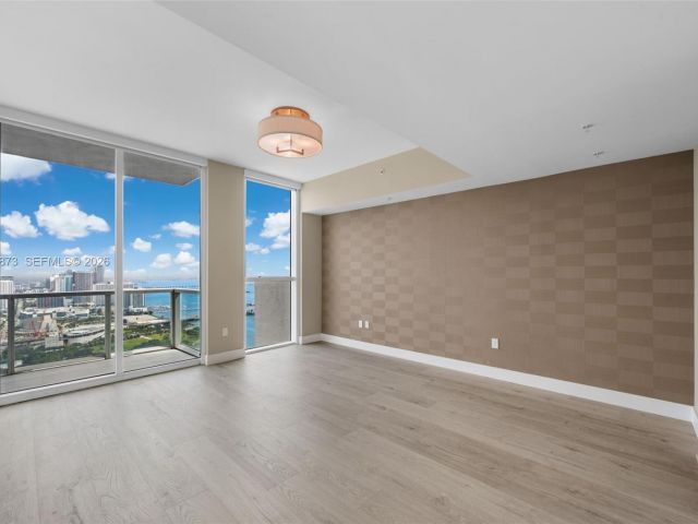 Apartment for rent  Unit #UPH-4904 - photo 7513427