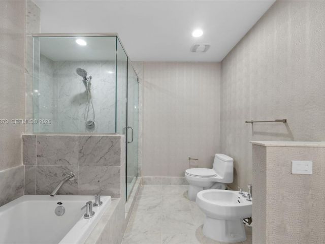 Apartment for rent  Unit #UPH-4904 - photo 7513428