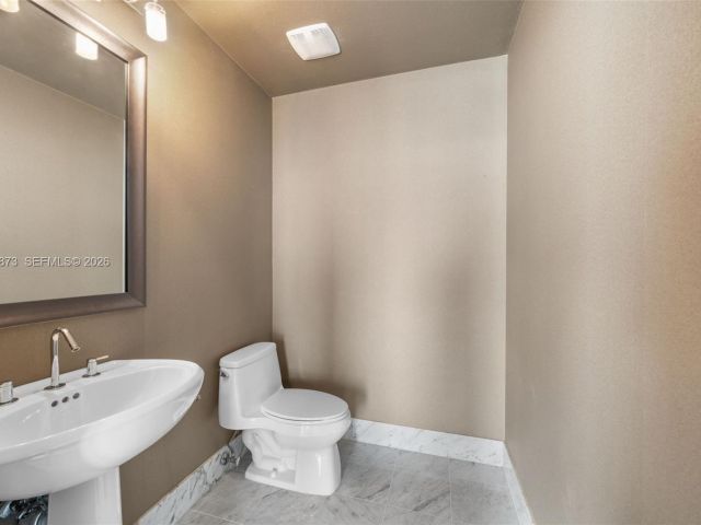 Apartment for rent  Unit #UPH-4904 - photo 7513433