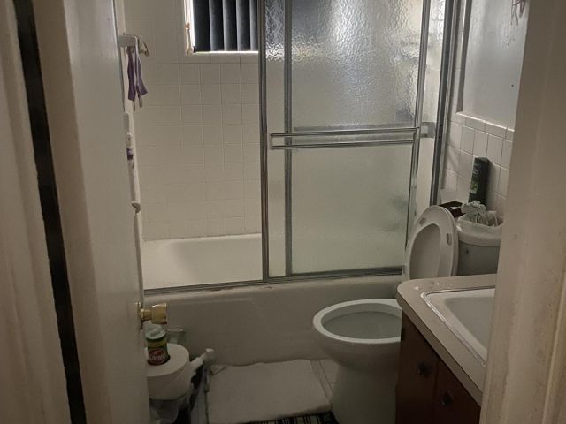 3-bedroom home for sale in Wilton Manors - 2732 NW 9th Terrace - MondialRealty