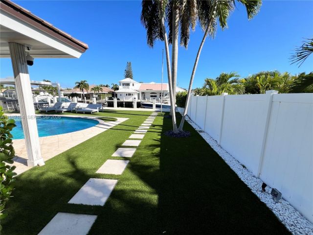 Home for rent at 5510 Bayview Dr - photo 7513845