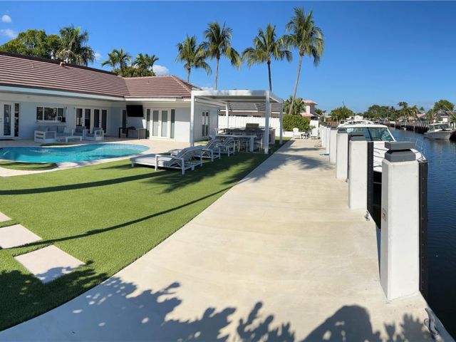 Home for rent at 5510 Bayview Dr - photo 7513849