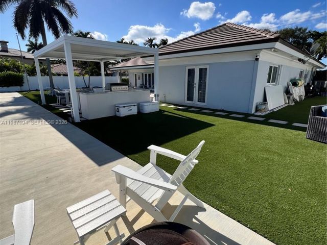 Home for rent at 5510 Bayview Dr - photo 7513852