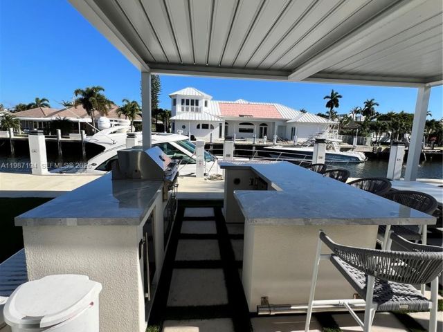 Home for rent at 5510 Bayview Dr - photo 7513854