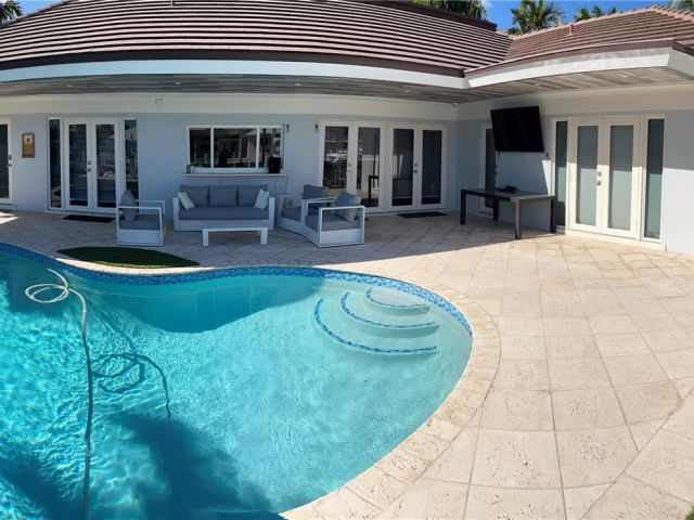 Home for rent at 5510 Bayview Dr - photo 7513857