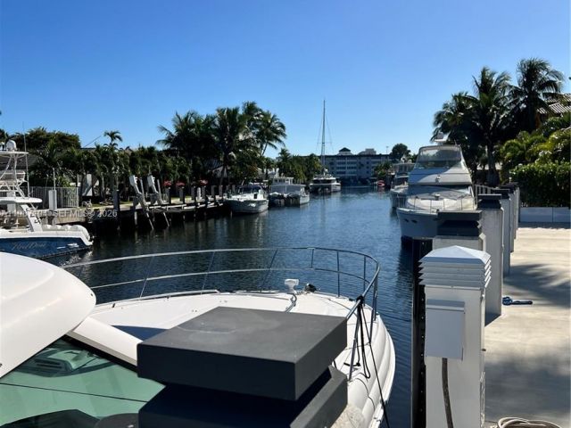 Home for rent at 5510 Bayview Dr - photo 7513860