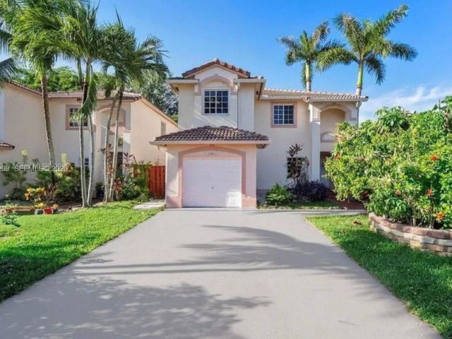 Home for rent at 15022 SW 143rd Ter 1 - photo 7513928