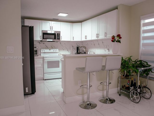 Home for rent at 15022 SW 143rd Ter 1 - photo 7513949