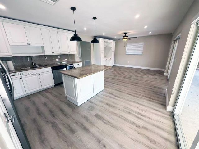 Home for rent at 1804 SW 104th Ct - photo 7518214