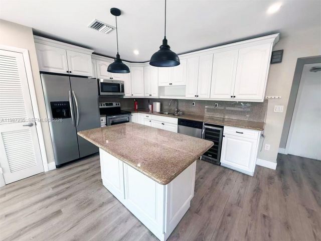 Home for rent at 1804 SW 104th Ct - photo 7518215