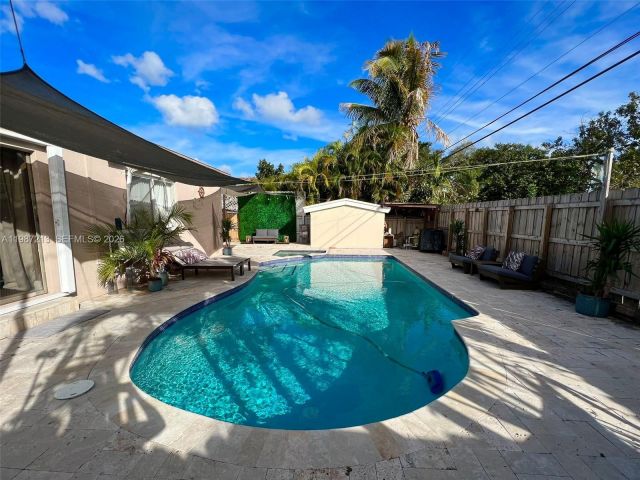 Home for rent at 2040 NE 183rd St - photo 7516850