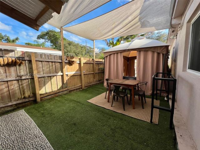 Home for rent at 2040 NE 183rd St - photo 7516854