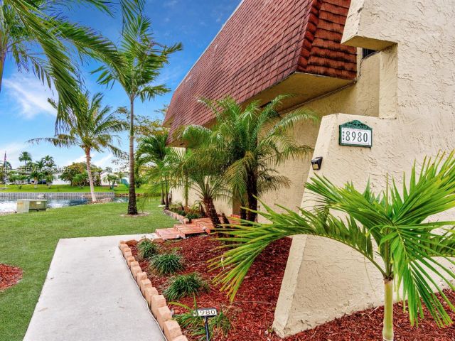 Home for rent at 8980 Palm Tree Ln 8980 - photo 7518415