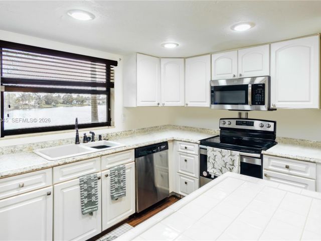 Home for rent at 8980 Palm Tree Ln 8980 - photo 7518421