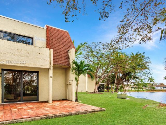 Home for rent at 8980 Palm Tree Ln 8980 - photo 7518445