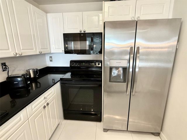 Apartment for sale  Unit #931 - photo 7514164