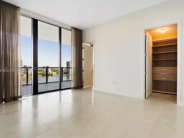 4-bedroom condo for sale in Aventura - 5000 Island Estates Dr 1201 - MondialRealty