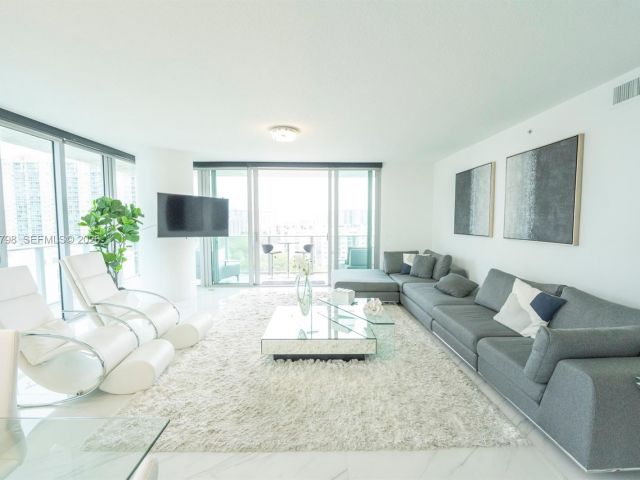 Apartment for rent  Unit #4-1007 - photo 7516221