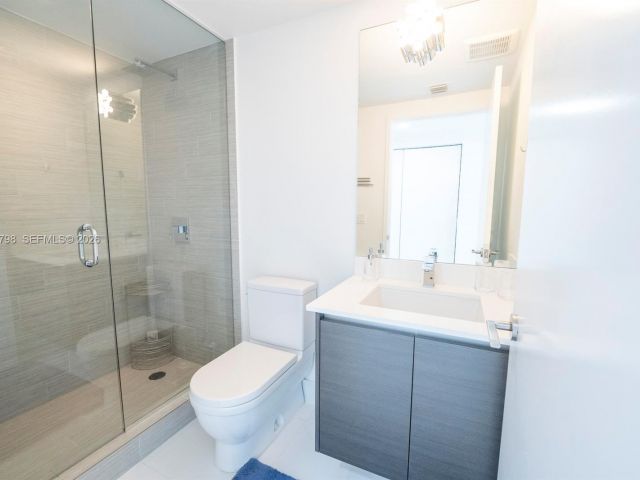 Apartment for rent  Unit #4-1007 - photo 7516230