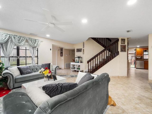 Home for rent at 1431 SW 87th Way 0 - photo 7515663