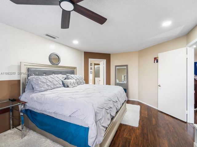 Home for rent at 1431 SW 87th Way 0 - photo 7515666