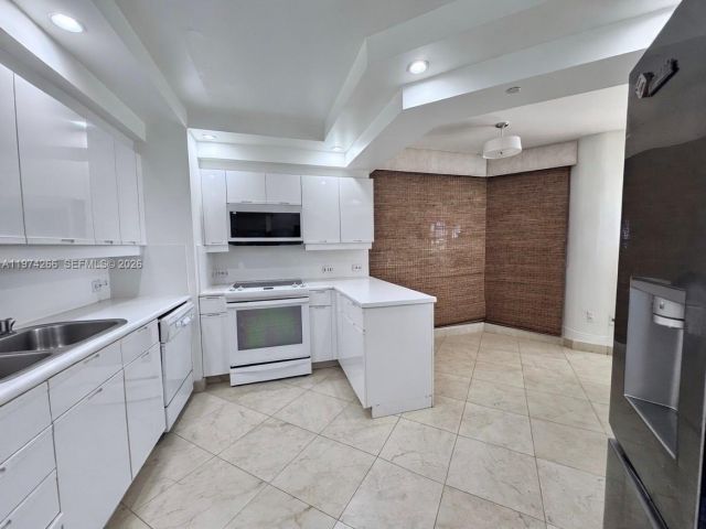 Apartment for sale  Unit #606 - photo 7529904