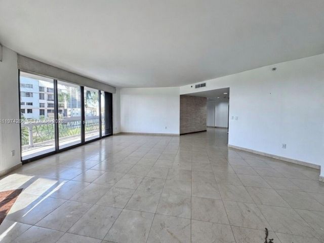 Apartment for sale  Unit #606 - photo 7529907