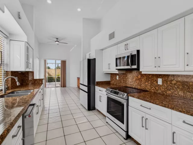 3-bedroom home for rent in Boca Raton - 7848 Travelers Tree Drive - MondialRealty