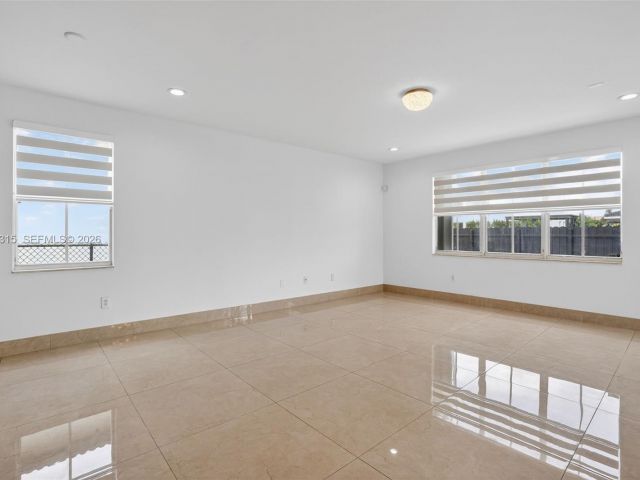 Home for rent at 15051 SW 18th Ter - photo 7515717