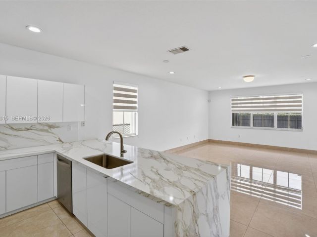 Home for rent at 15051 SW 18th Ter - photo 7515718