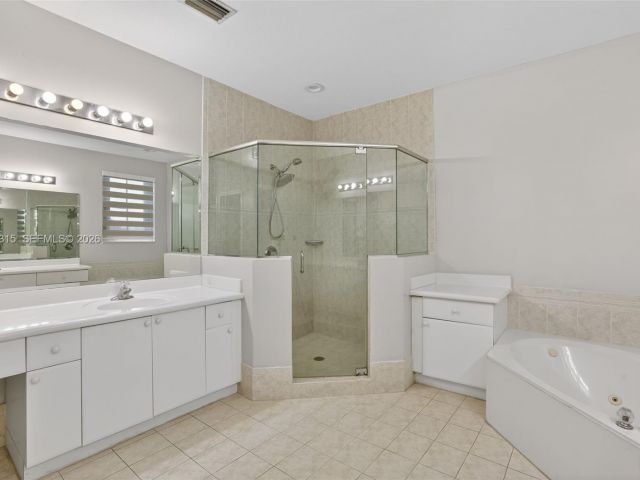 Home for rent at 15051 SW 18th Ter - photo 7515719