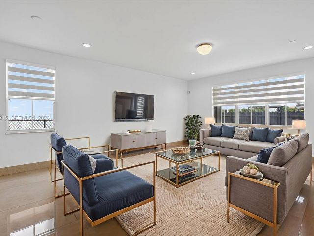 Home for rent at 15051 SW 18th Ter - photo 7515723