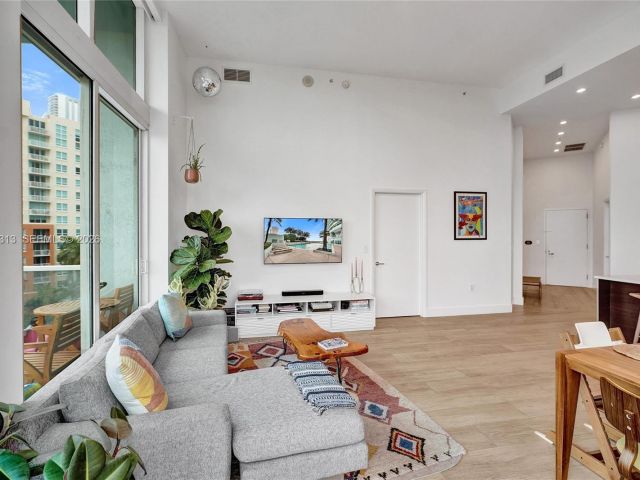 Apartment for sale  Unit #816 - photo 7516343