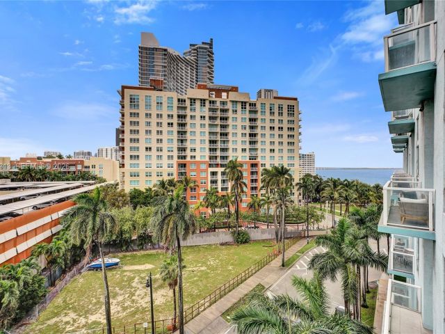 Apartment for sale  Unit #816 - photo 7516348