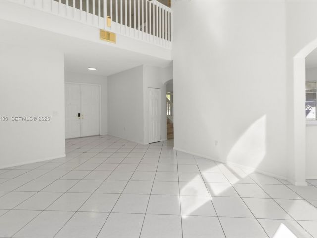 4-bedroom home for sale in Pembroke Pines - 2327 NW 187th Ave - MondialRealty