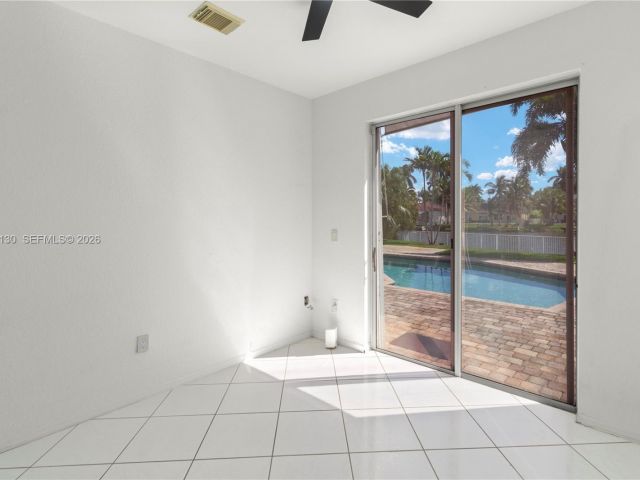 4-bedroom home for sale in Pembroke Pines - 2327 NW 187th Ave - MondialRealty