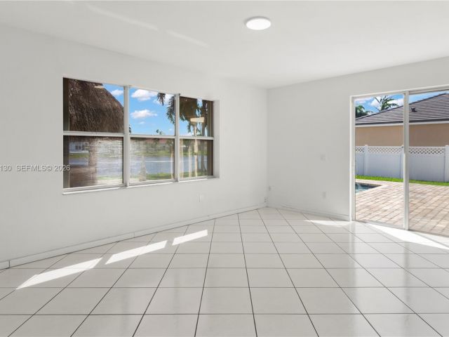 4-bedroom home for sale in Pembroke Pines - 2327 NW 187th Ave - MondialRealty
