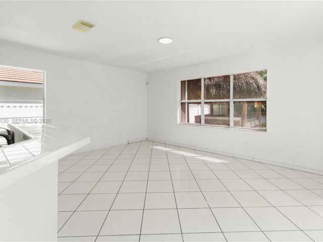 4-bedroom home for sale in Pembroke Pines - 2327 NW 187th Ave - MondialRealty