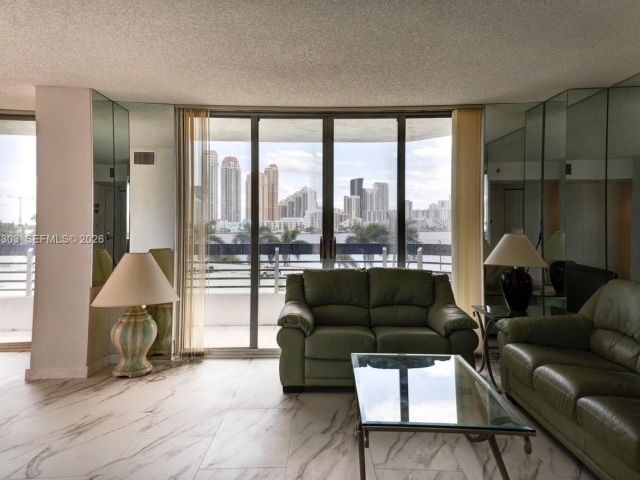 Apartment for sale  Unit #613 - photo 7521775