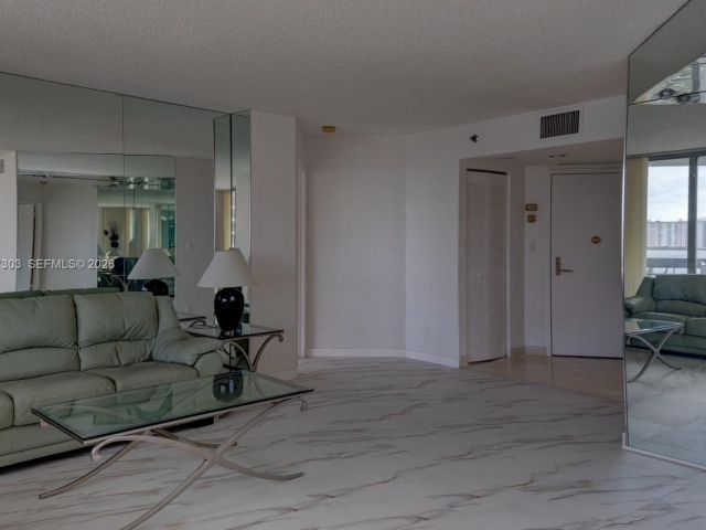 Apartment for sale  Unit #613 - photo 7521777